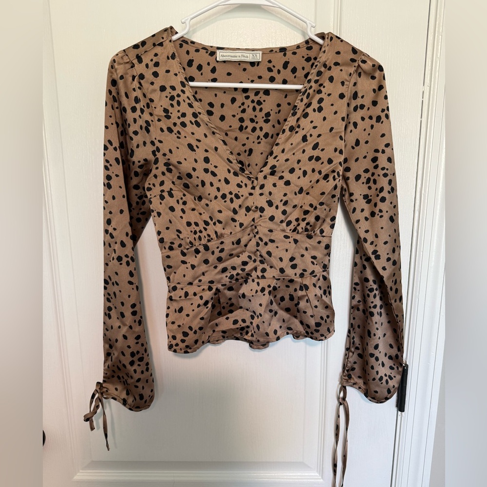 Abercrombie and fitch tie sleeve cheetah print blouse
